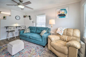 Bright Coastal Cottage Walk to Beach and Canal!